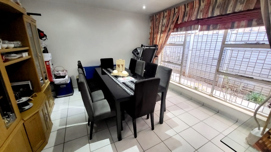 4 Bedroom Property for Sale in Manzil Park North West